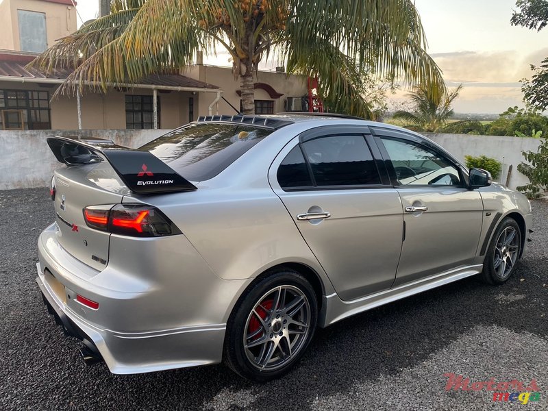 2017' Mitsubishi Lancer Ex photo #5