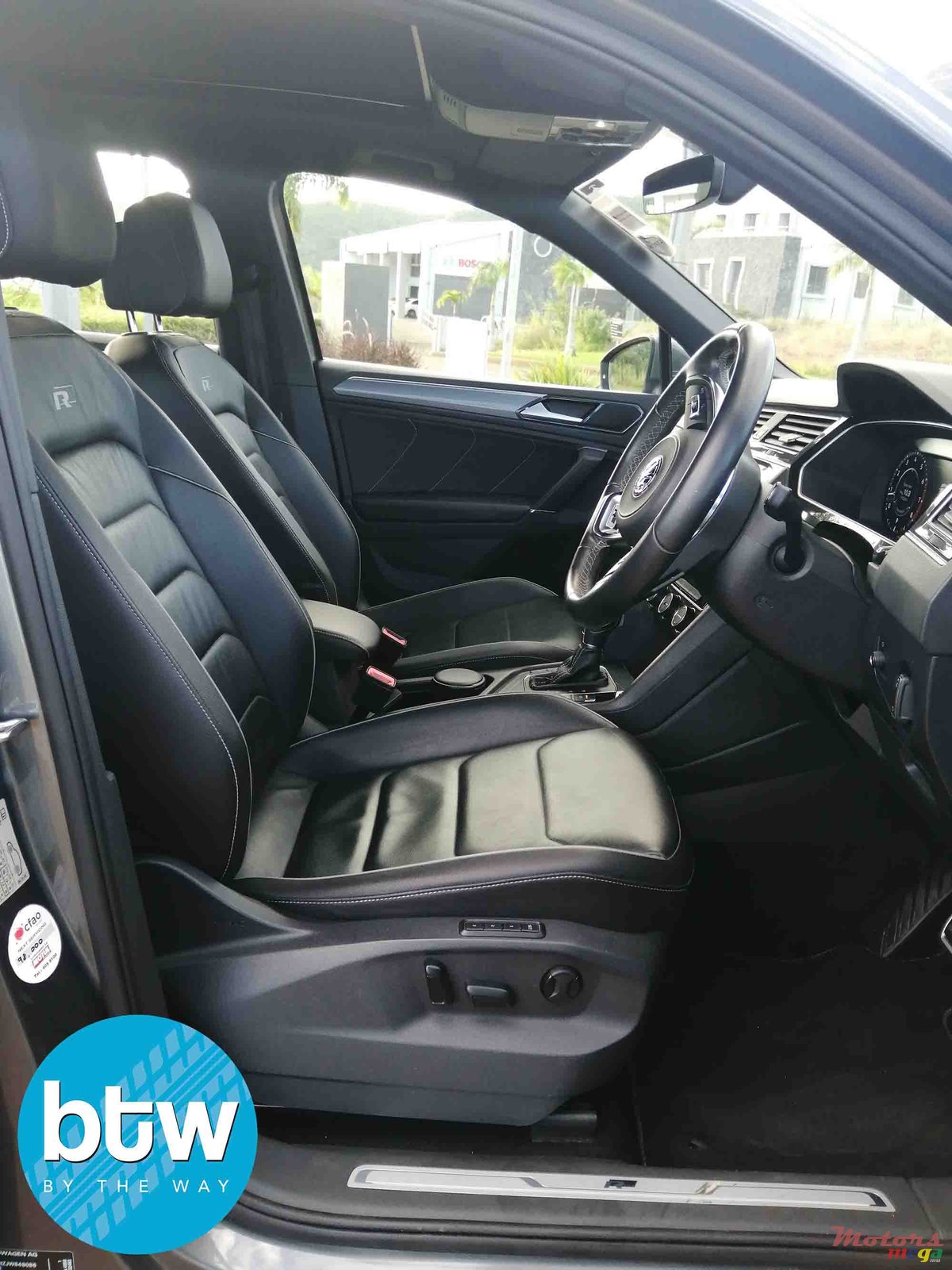 2017' Volkswagen Tiguan photo #4