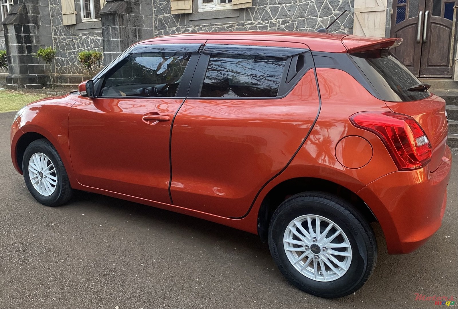 2018' Suzuki Swift Automatic photo #5