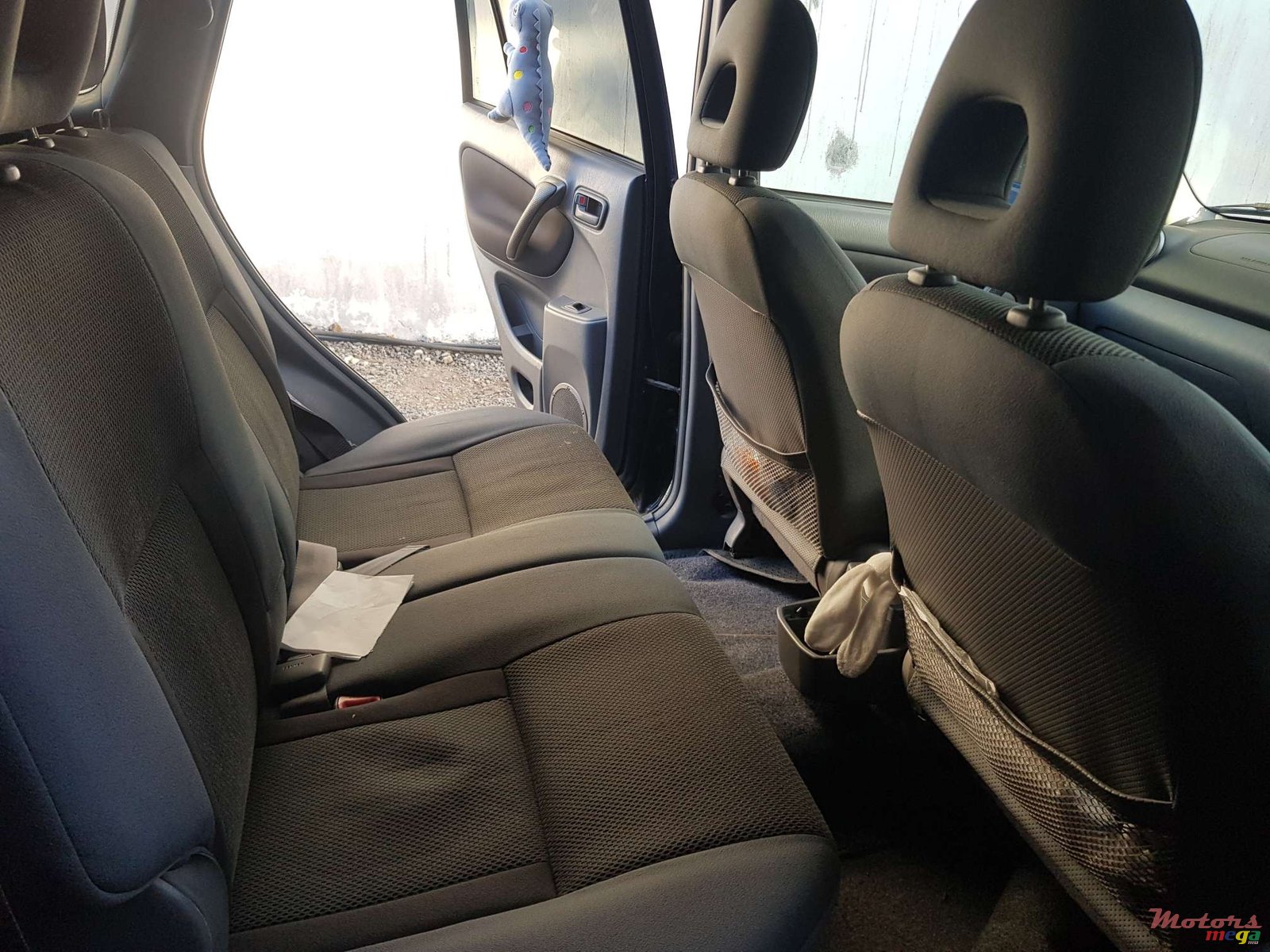 2000' Toyota RAV4 photo #3