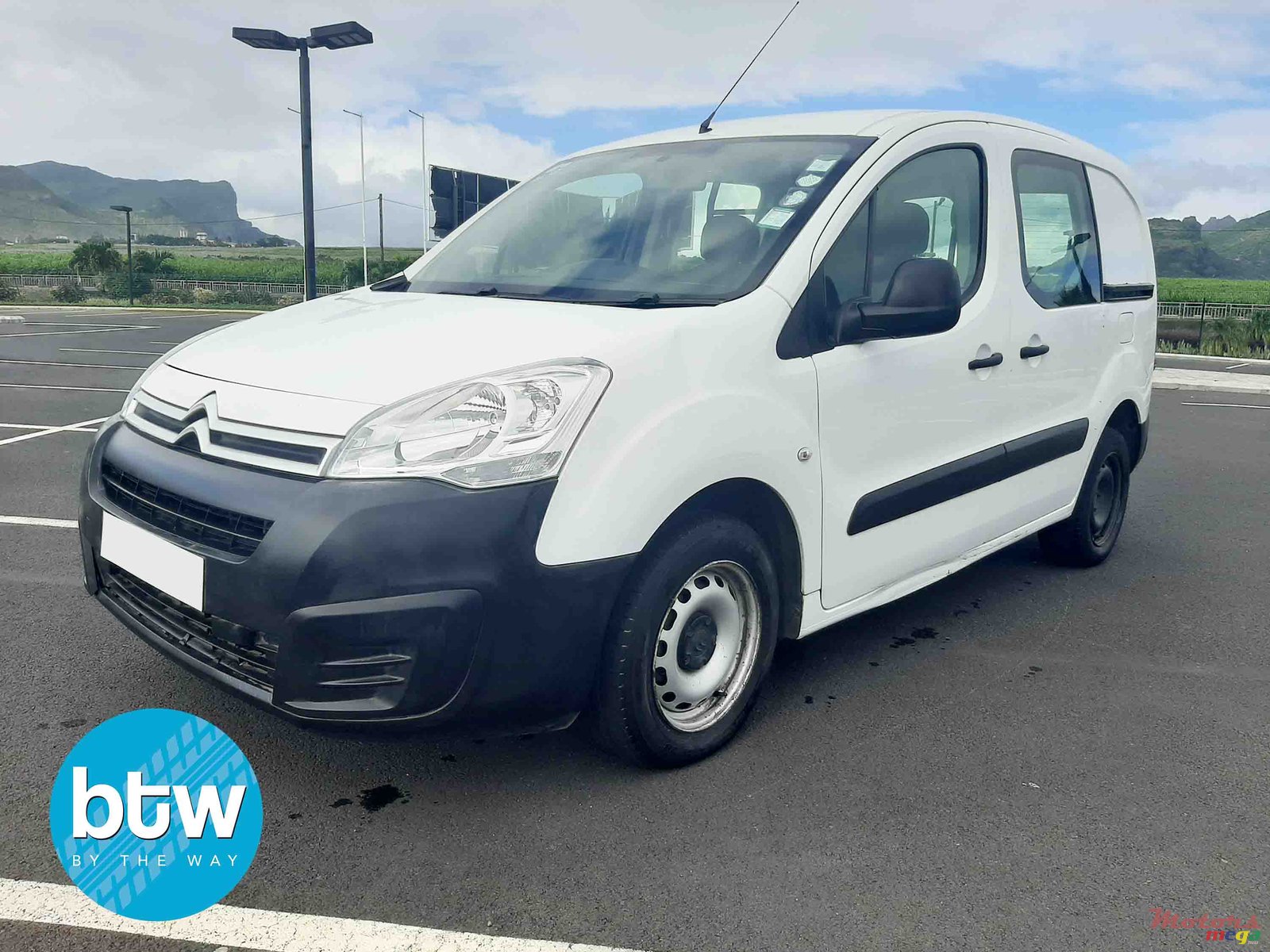 2016' Citroen Berlingo photo #2