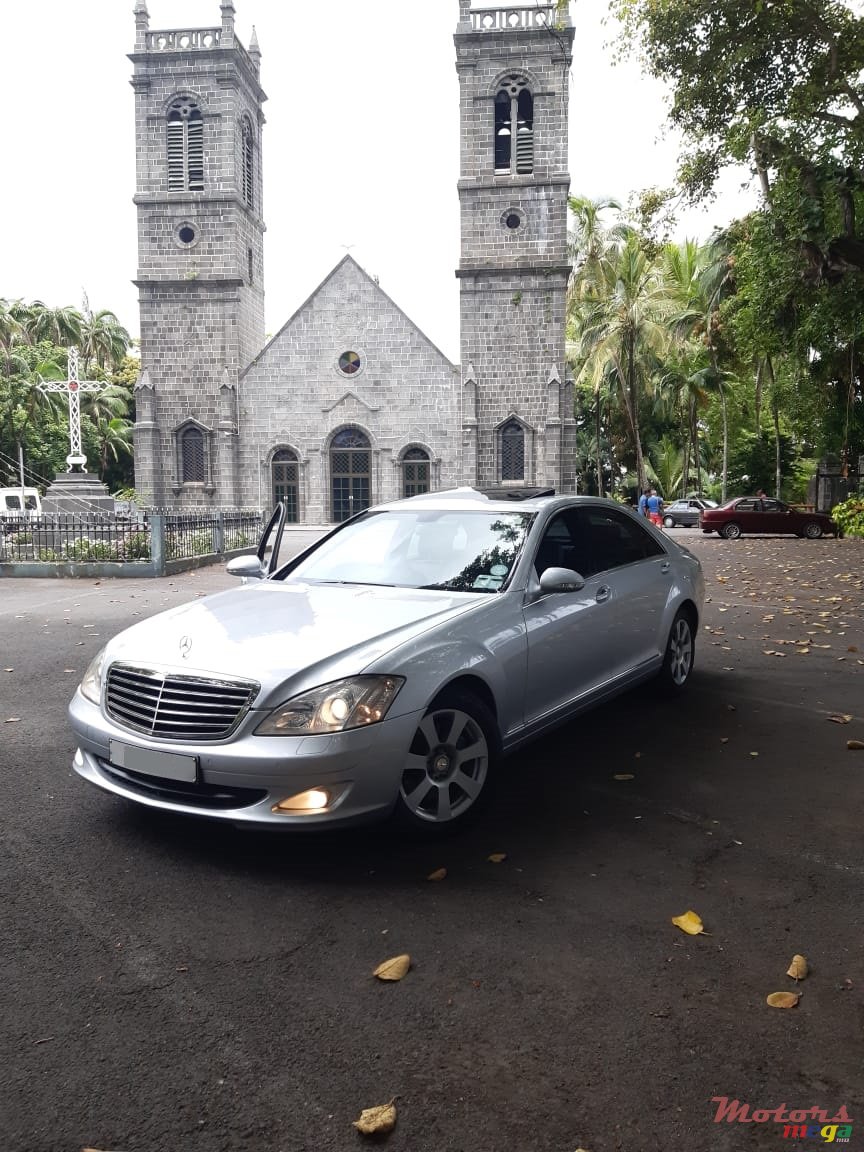 2009' Mercedes-Benz S 320 LWB photo #3