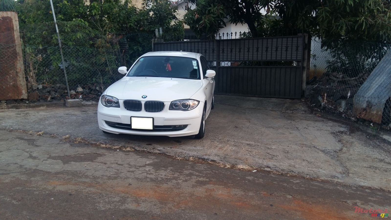 2011' BMW 116 photo #1