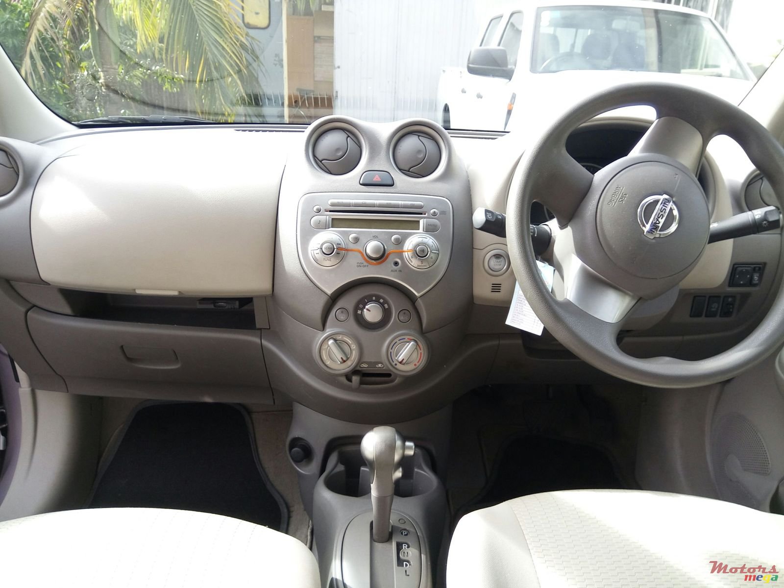 2012' Nissan March photo #5