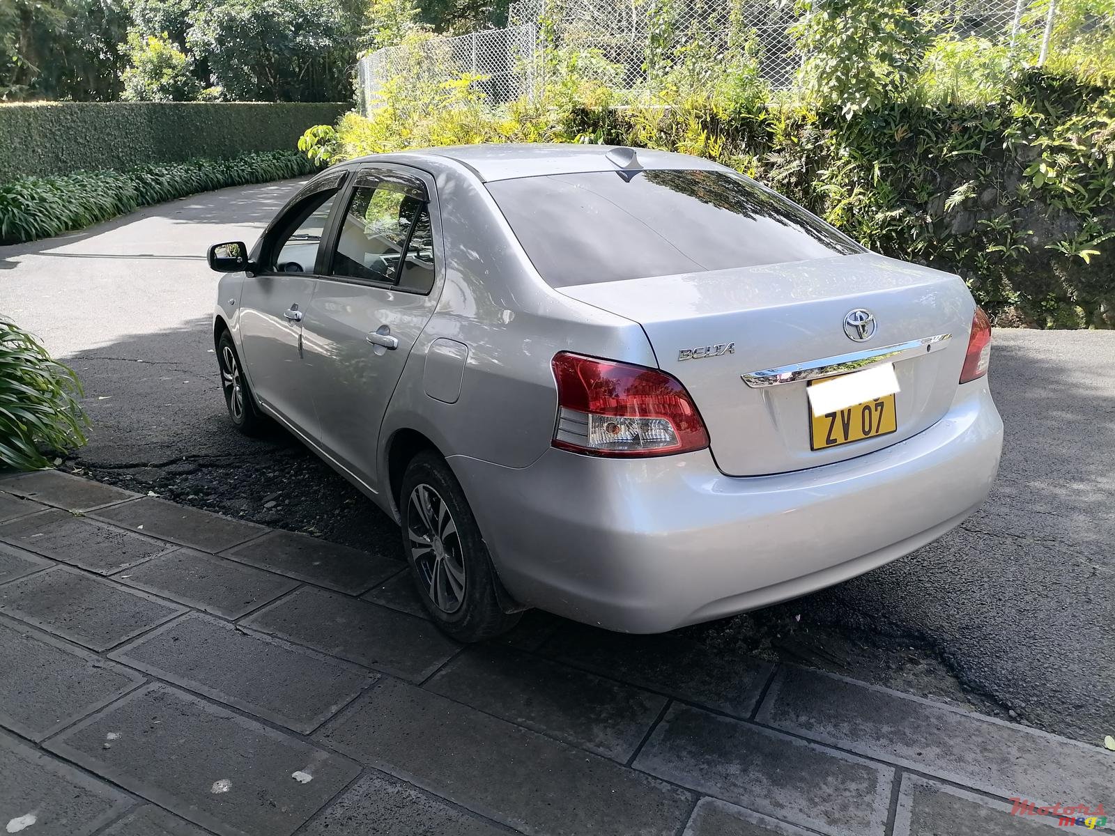 2007' Toyota Belta photo #4