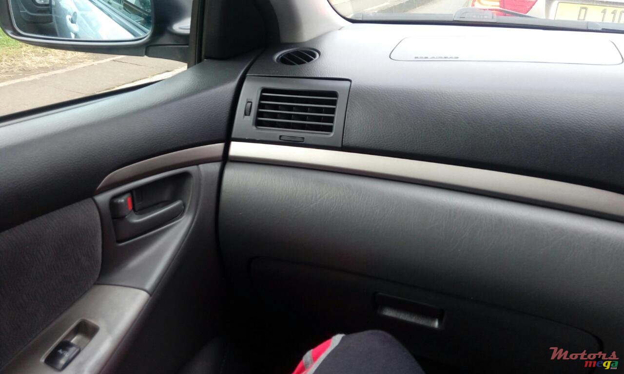 2005' Toyota Corolla photo #5