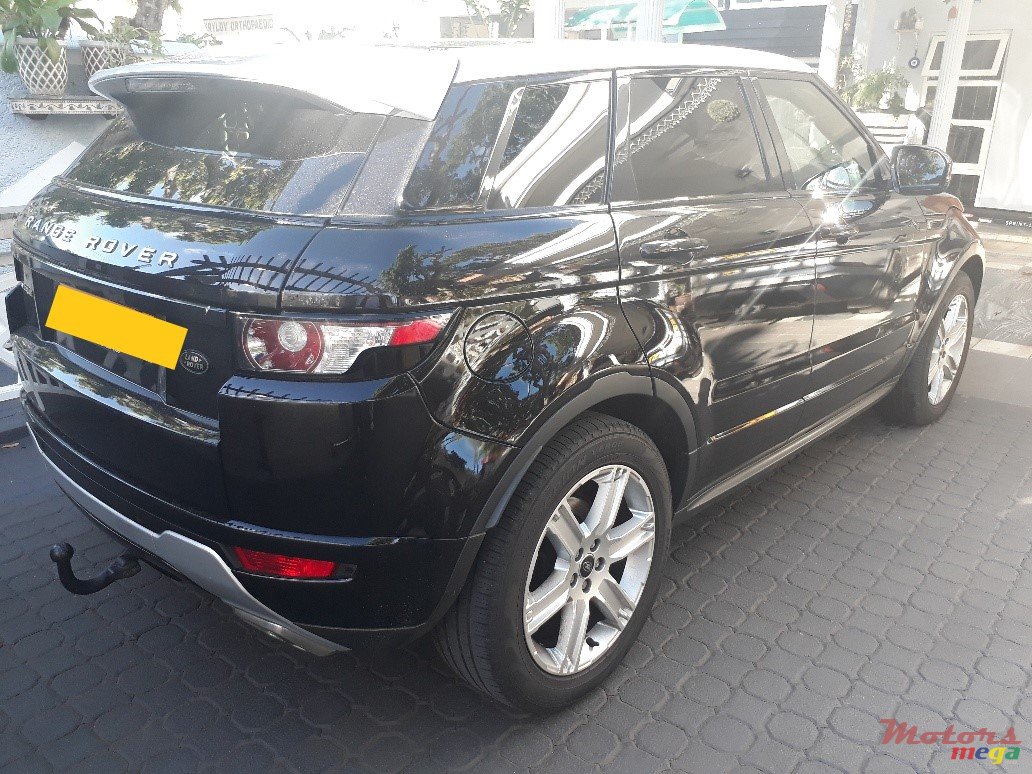 2013' Land Rover Range Rover Evoque Dynamic photo #3