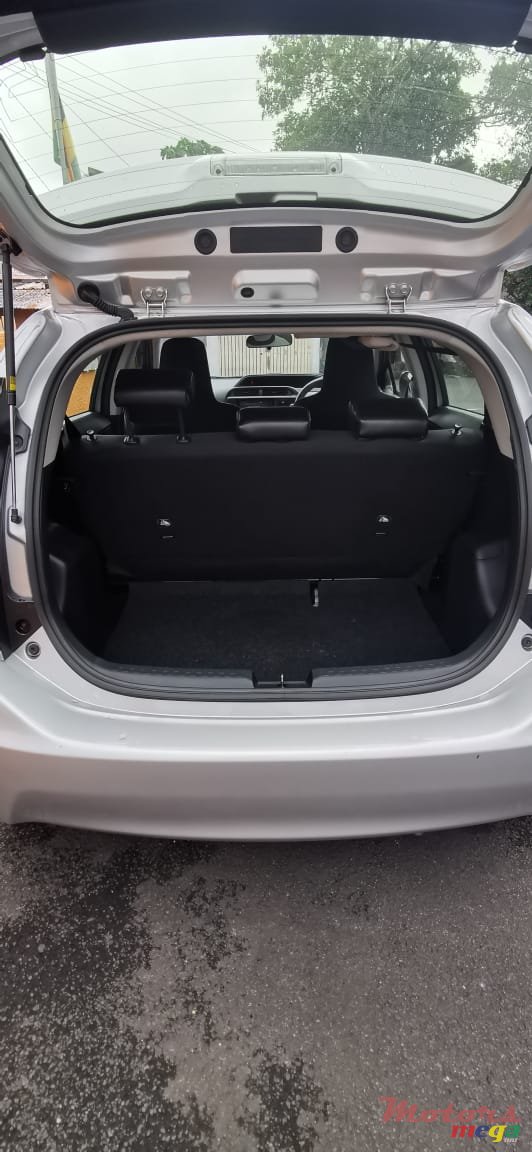 2016' Toyota Aqua photo #6