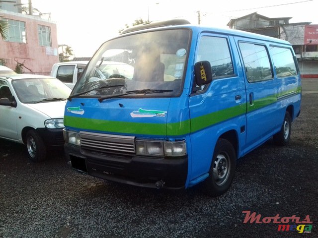 1997' Nissan Caravan photo #2