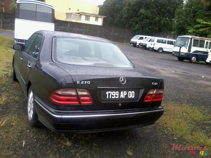 2000' Mercedes-Benz E 270 photo #2