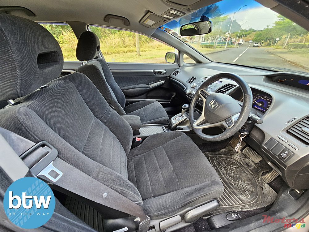 2010' Honda Civic FD photo #5