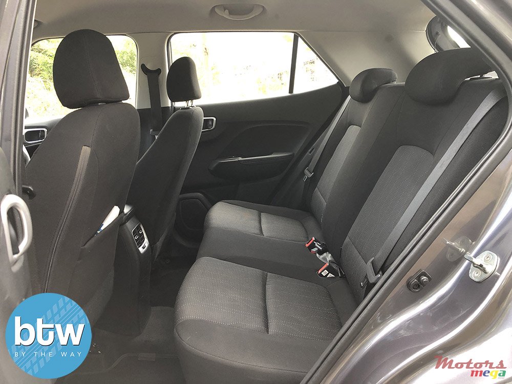 2020' Hyundai Venue photo #6