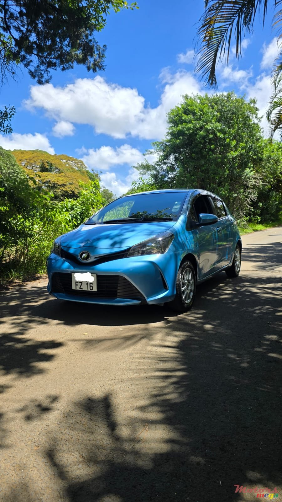 2016' Toyota Vitz photo #2