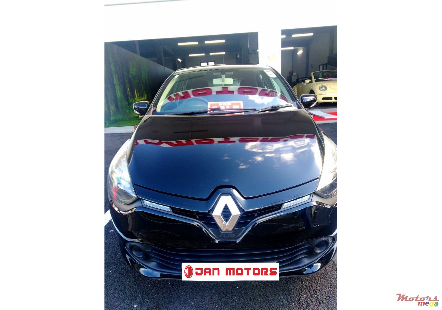 2014' Renault Clio photo #5