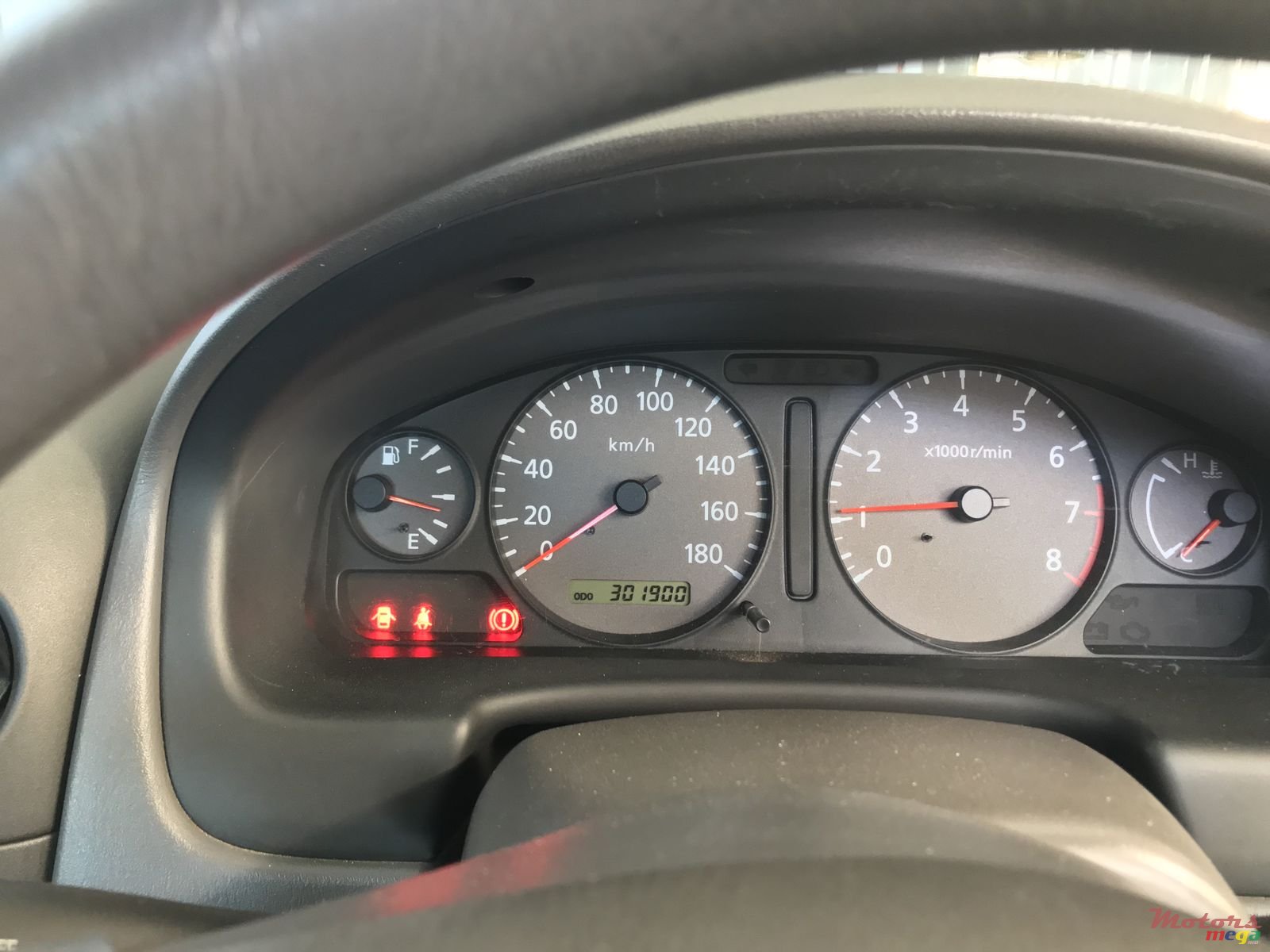 2001' Nissan Sunny photo #2