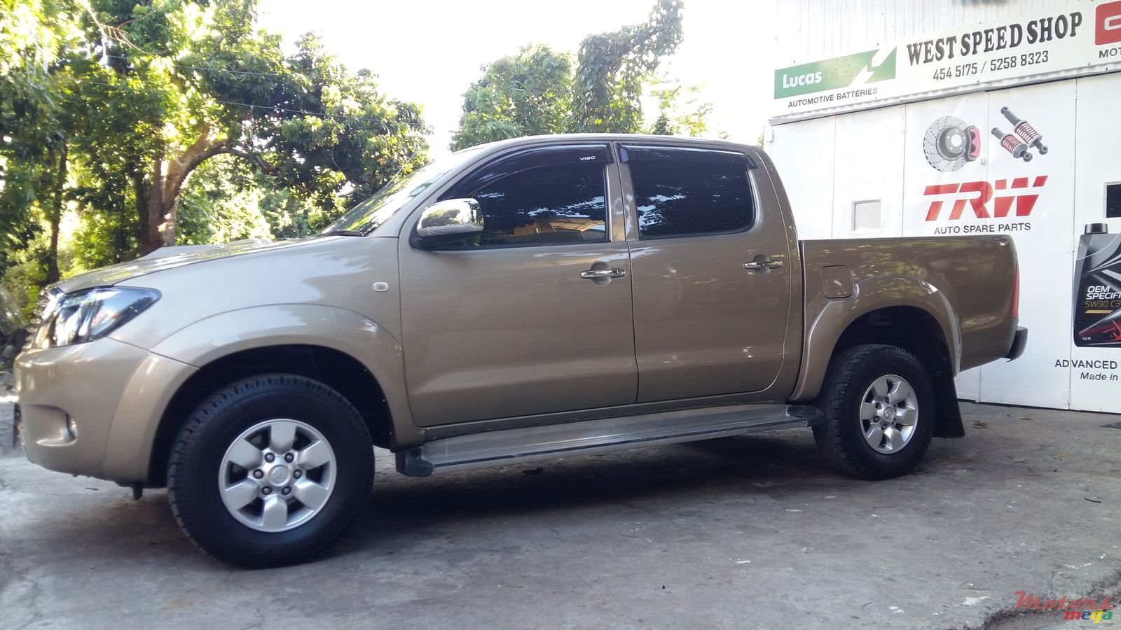 2007' Toyota Hilux photo #1