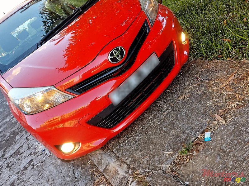 2013' Toyota Yaris Dorigin photo #2