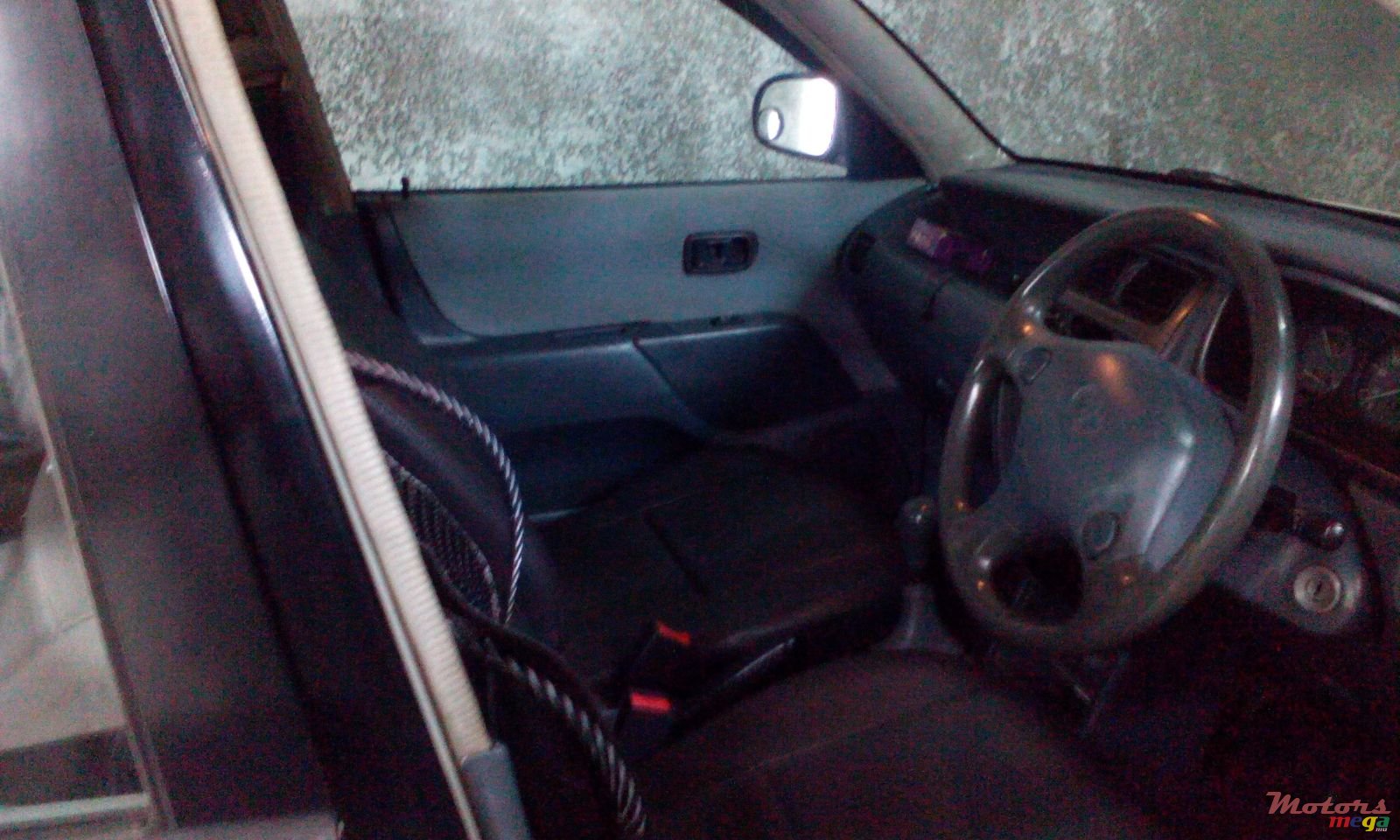 2001' Toyota photo #2