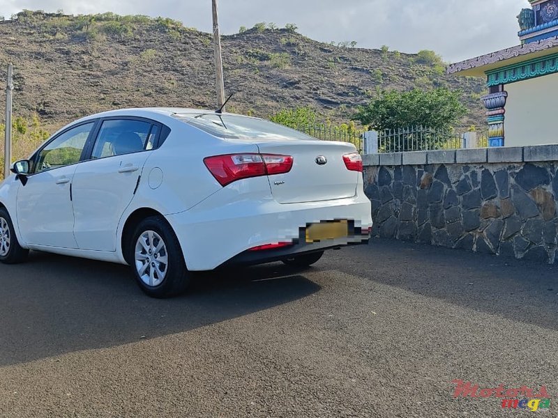 2017' Kia Rio photo #4