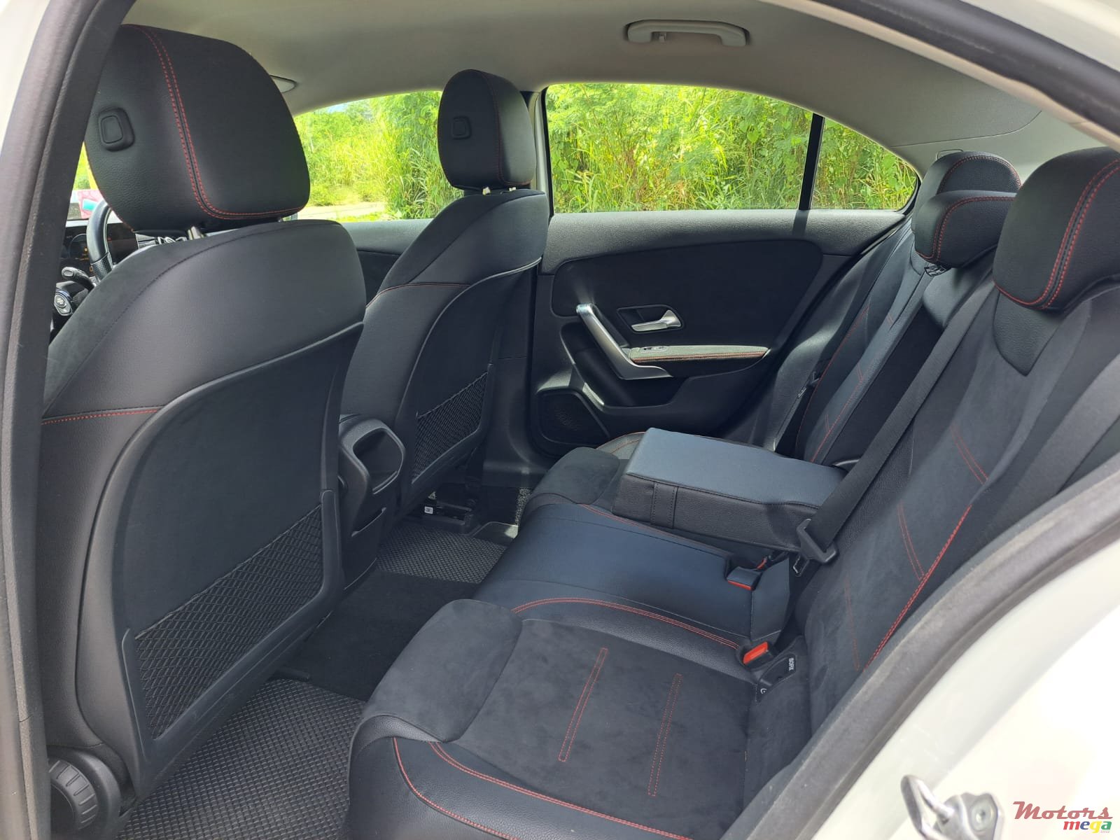 2019' Mercedes-Benz A 200 AMG PACK photo #3