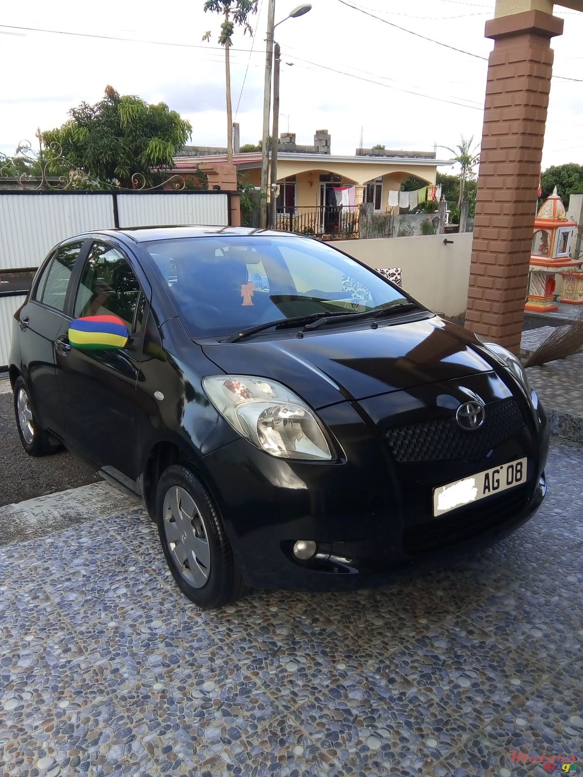 2008' Toyota Yaris photo #3