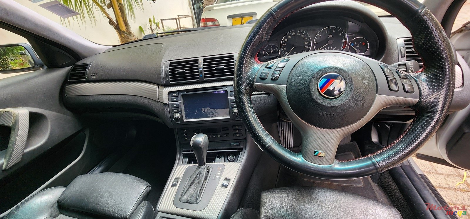 2003' BMW 3 Series Compact photo #6