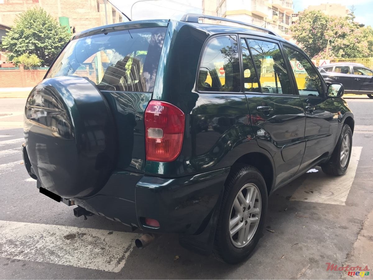 2001' Toyota RAV4 2.0 photo #2