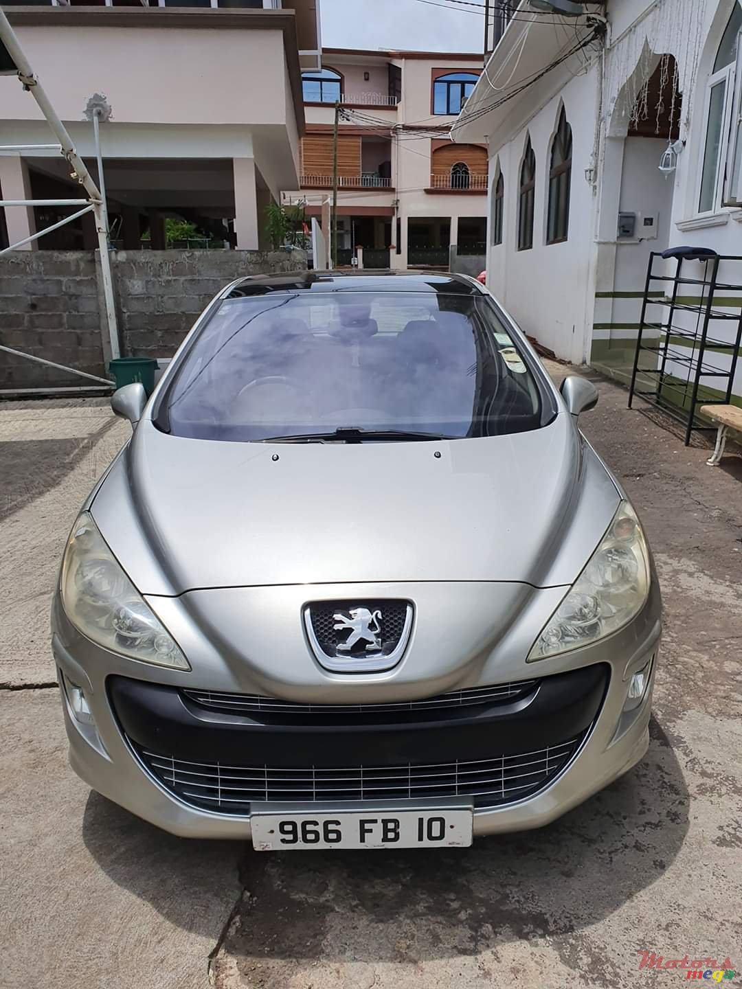 2010' Peugeot 308 photo #2