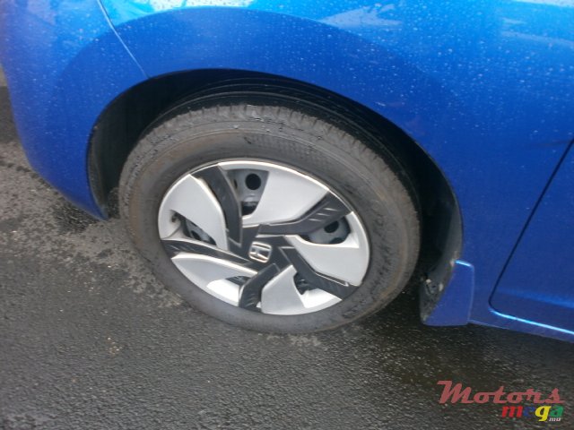 2014' Honda FIT USA fit hybrid (new shape) photo #2