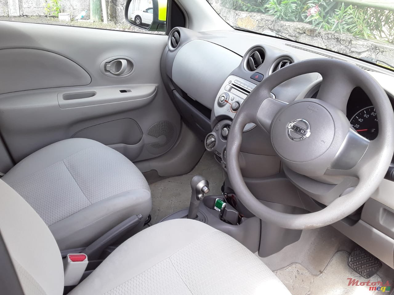 2012' Nissan photo #4