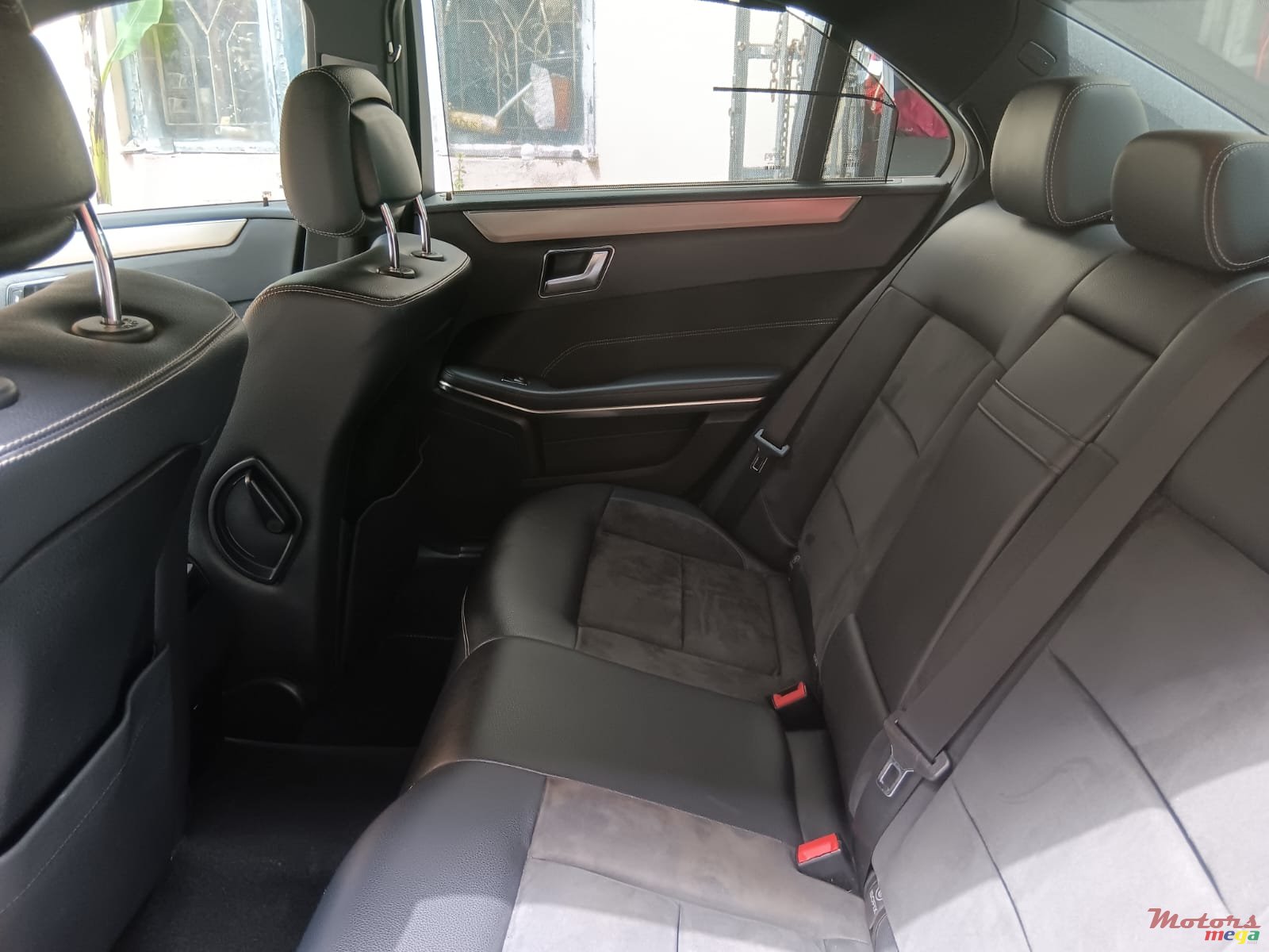 2013' Mercedes-Benz E 250 AMG PACK photo #5