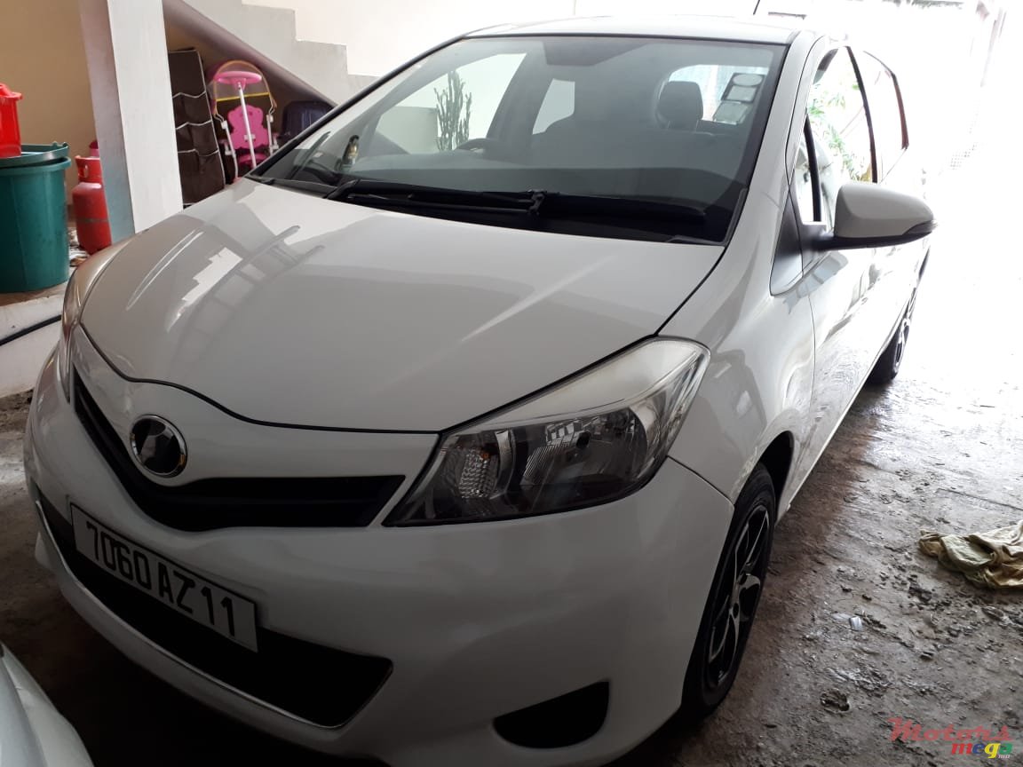 2011' Toyota Vitz Automatic photo #2