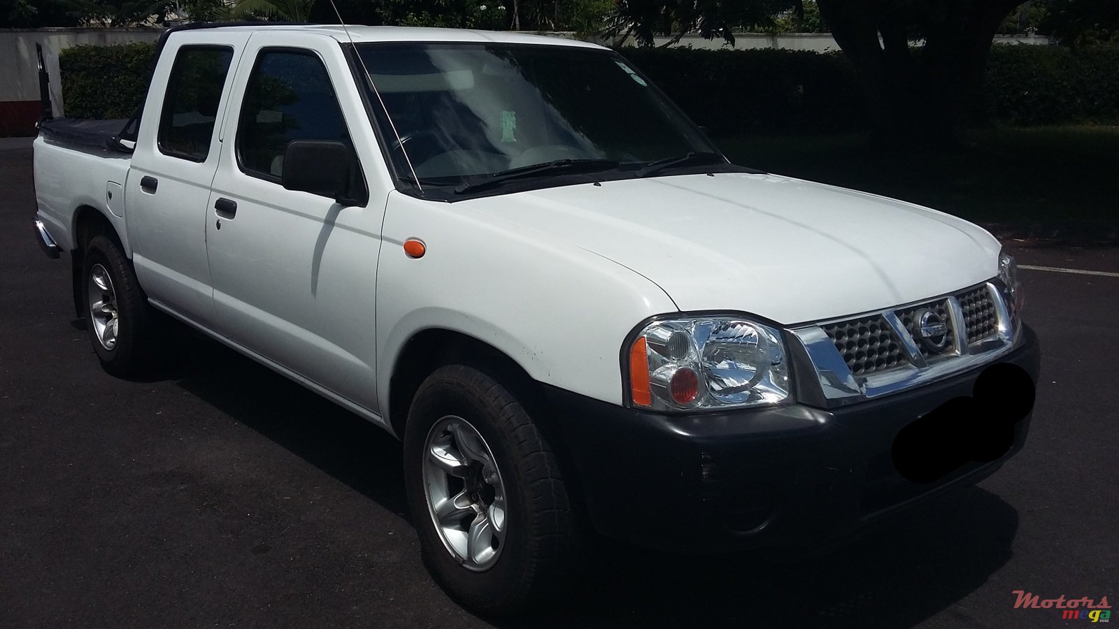 2006' Nissan Navara photo #1