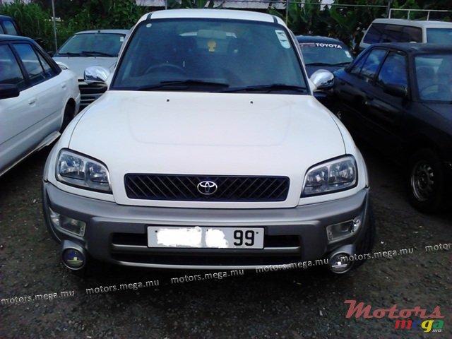 1999' Toyota photo #2