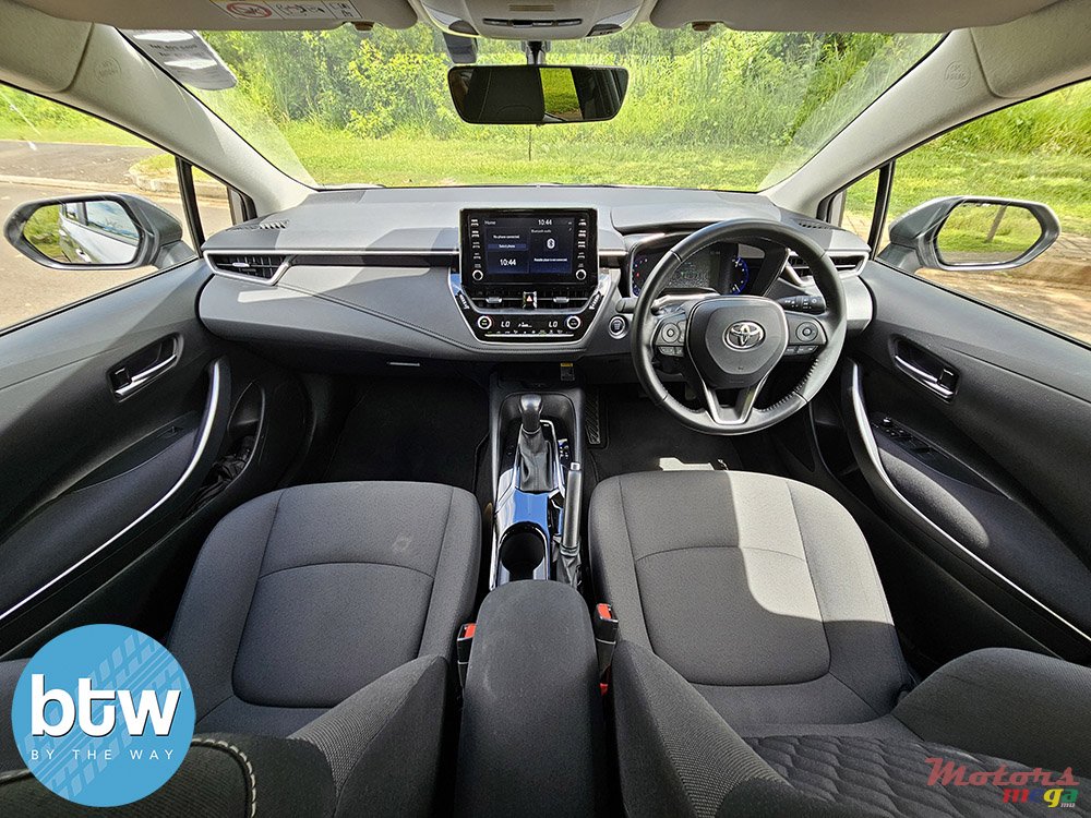 2022' Toyota Corolla photo #7