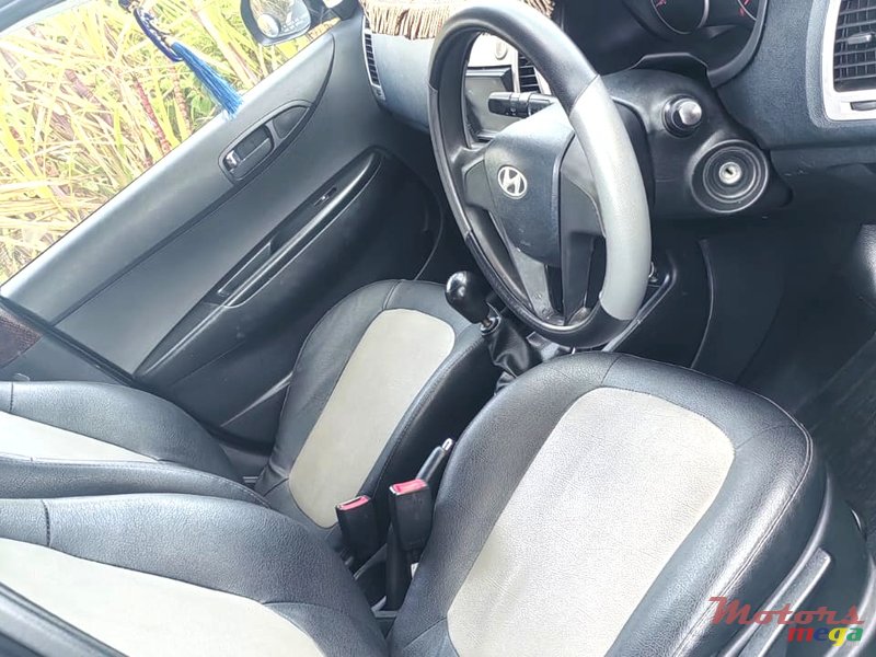 2012' Hyundai i20 photo #6