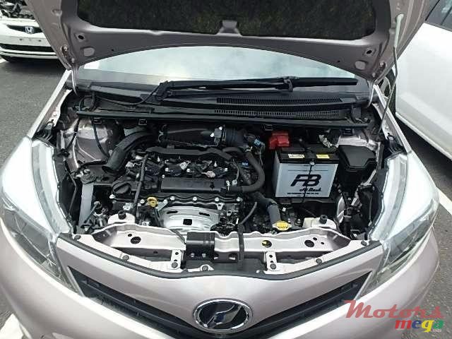 2012' Toyota Vitz jewela  photo #2