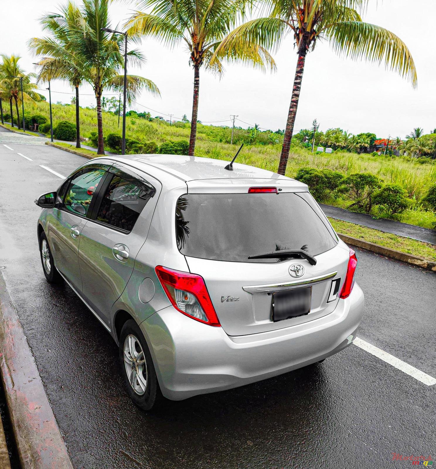 2013' Toyota Vitz photo #3