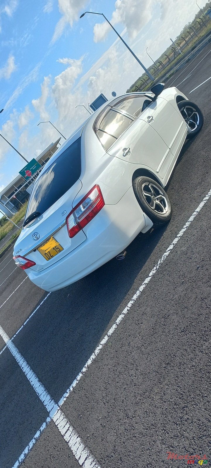 2015' Toyota Premio F edition photo #2