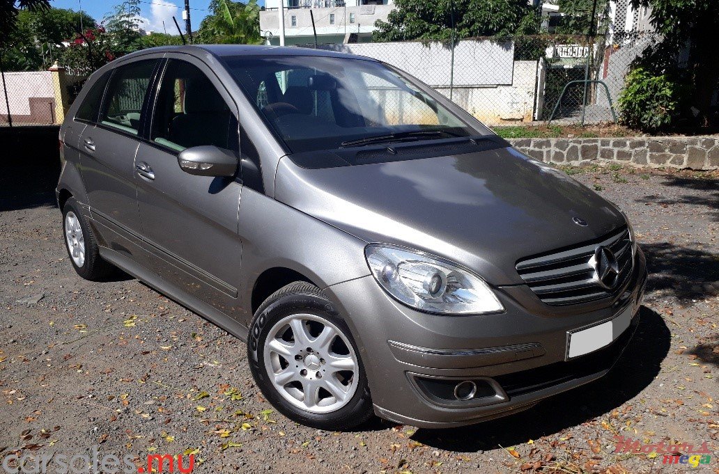 2006' Mercedes-Benz B 150 photo #2