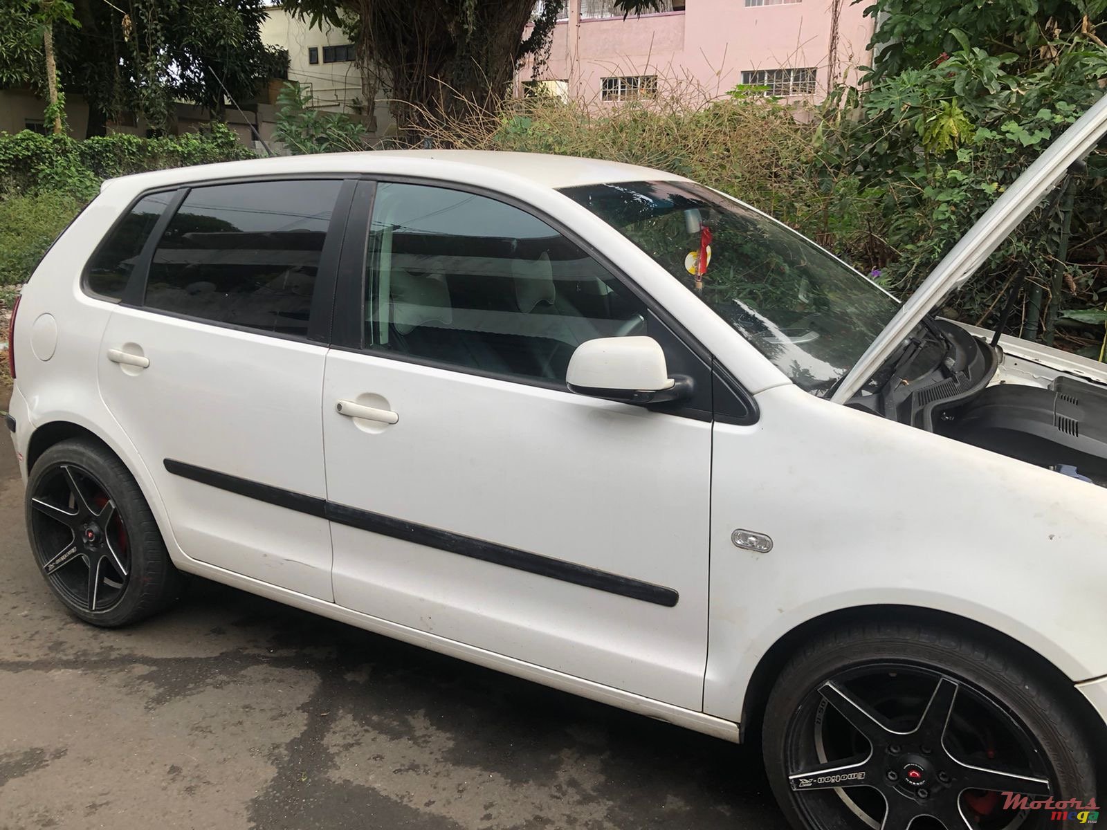 2005' Volkswagen Polo photo #4