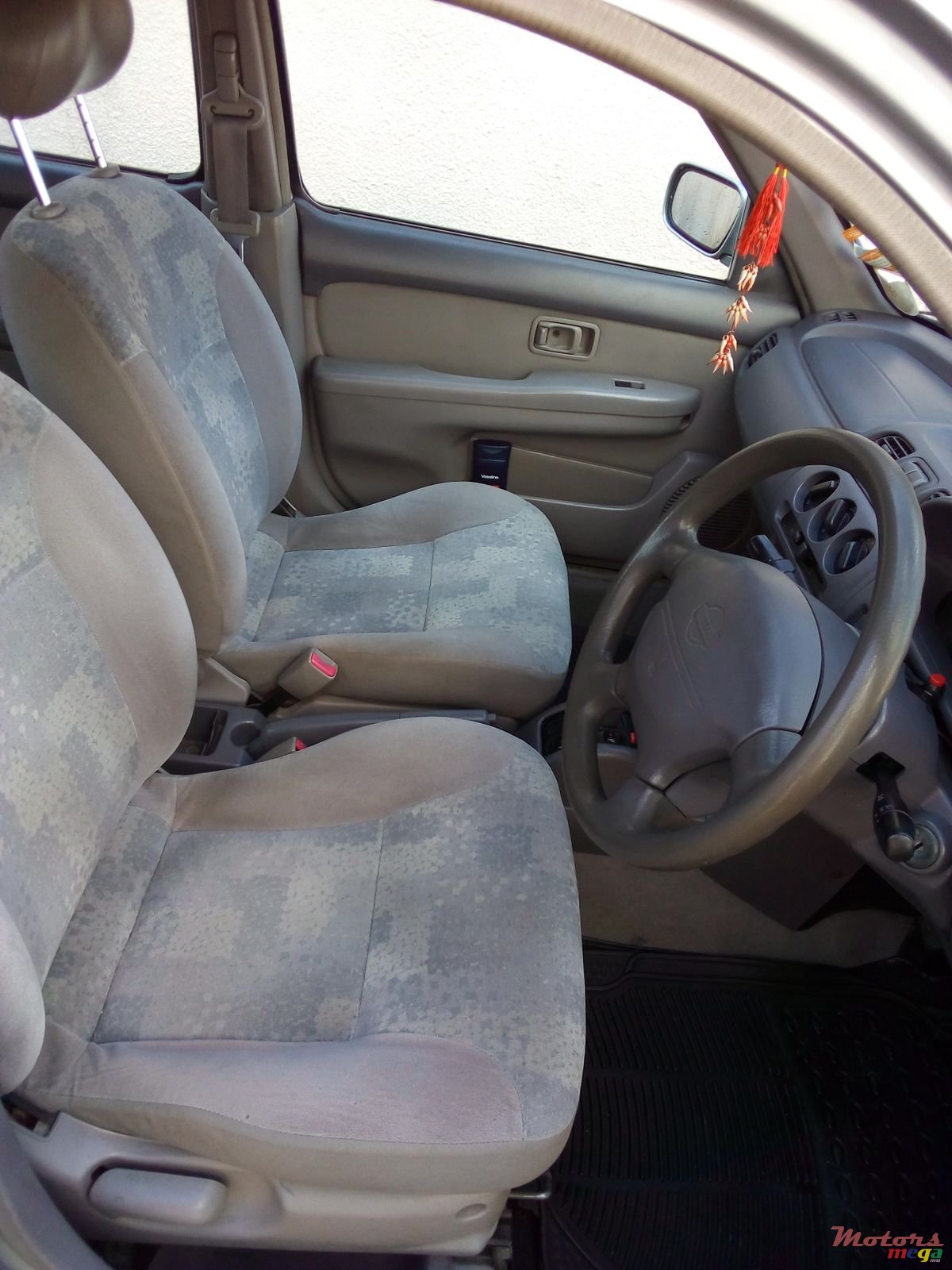 2000' Nissan March photo #4
