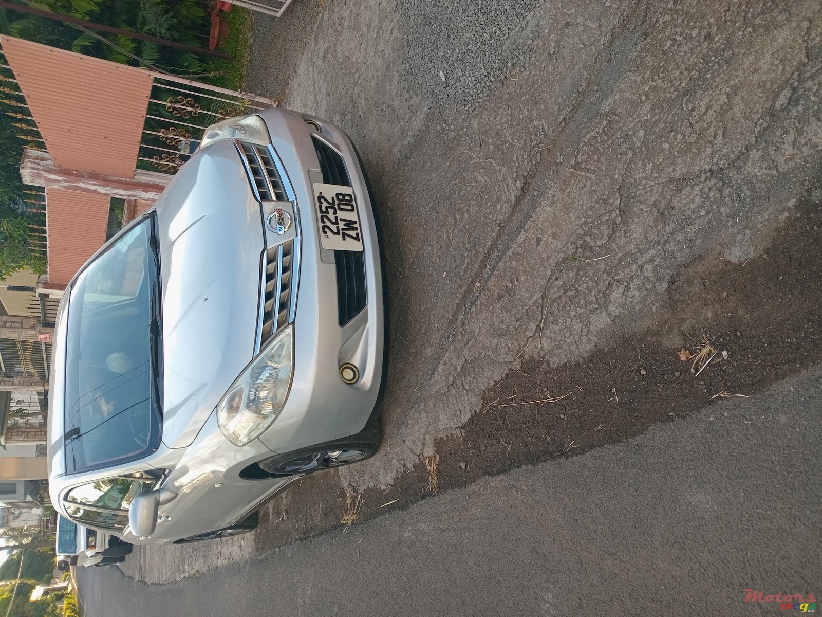 2008' Nissan Tiida photo #1