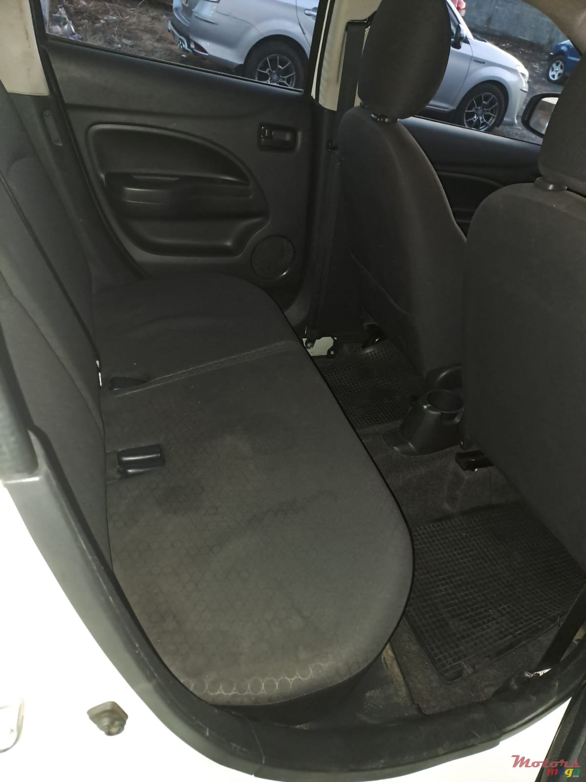 2014' Mitsubishi Mirage photo #4