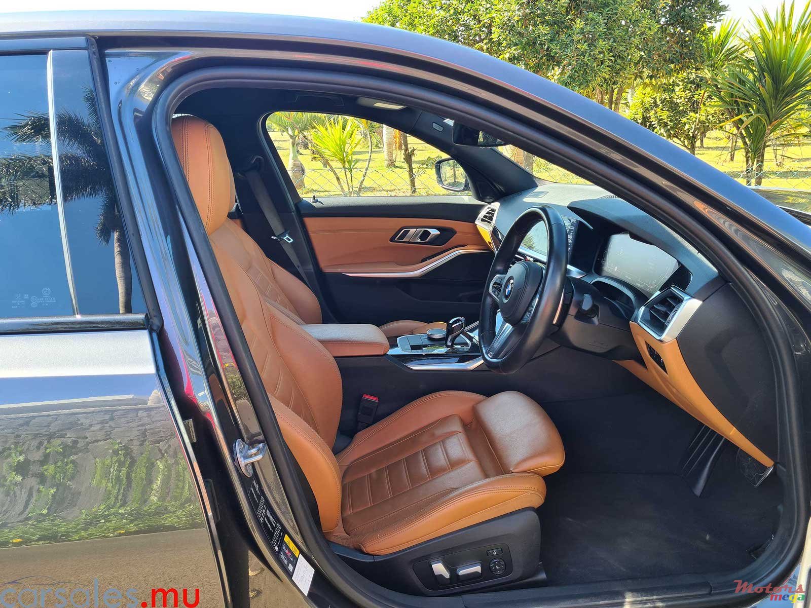 2021' BMW 330 e MSport Line photo #5