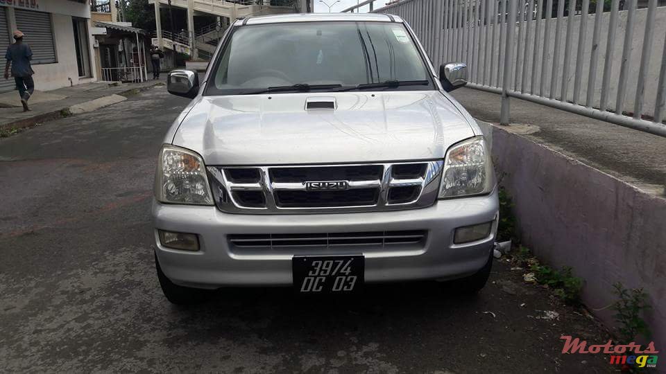 2003' Isuzu photo #1