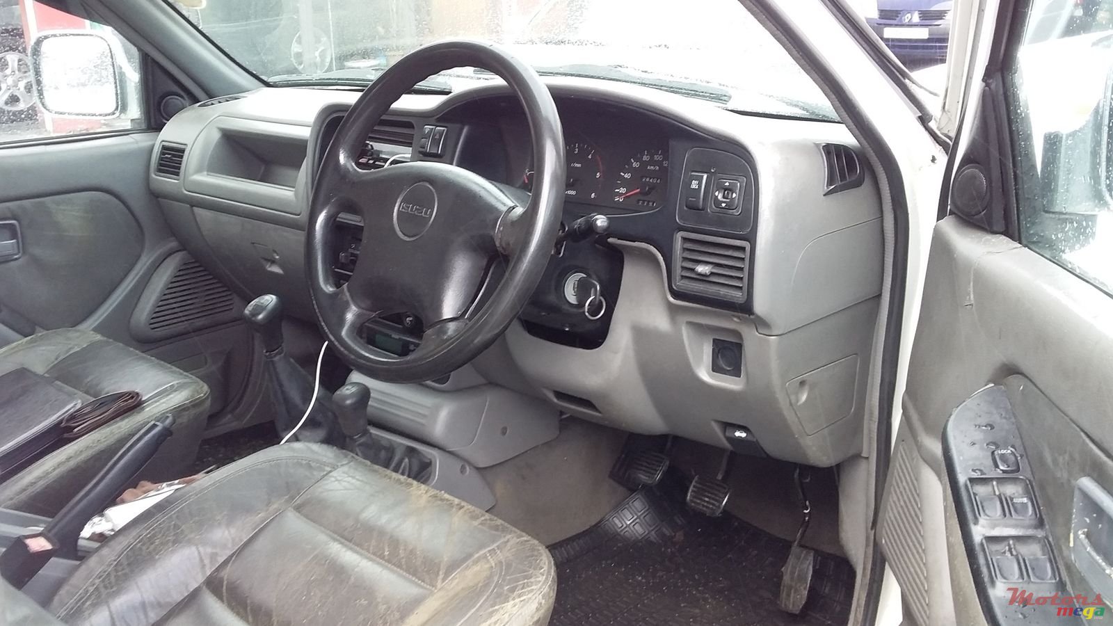 2002' Isuzu KB Series KB300 4X4 photo #3