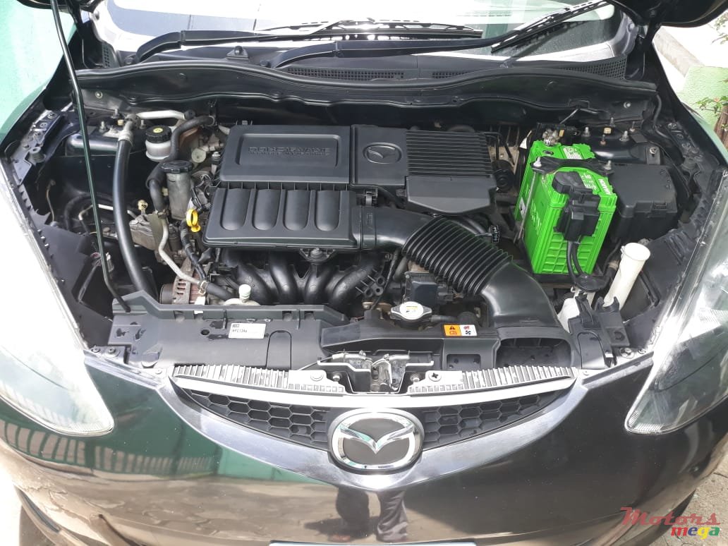 2010' Mazda Demio photo #3