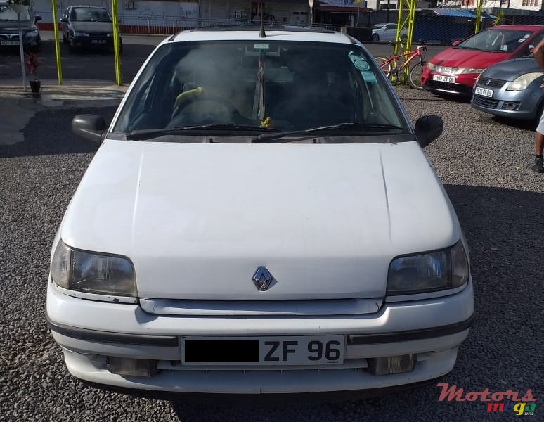1996' Renault Clio photo #3