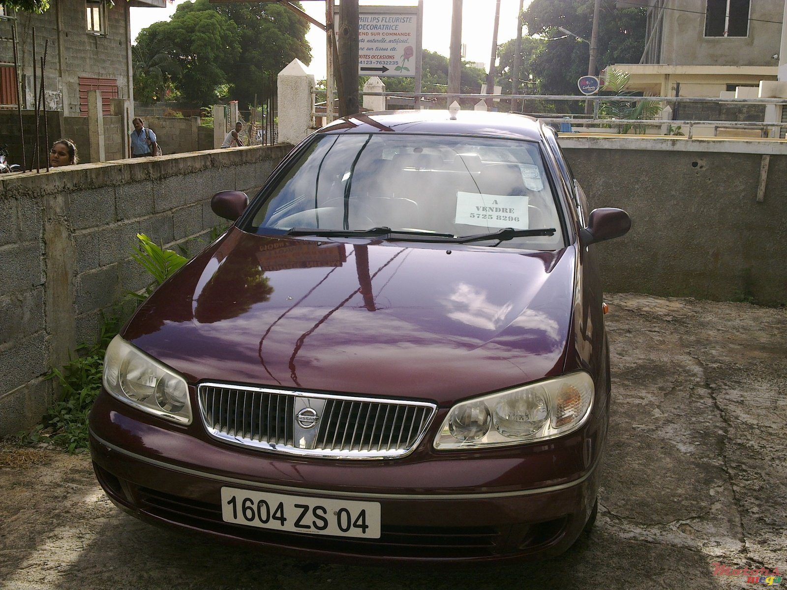 2004' Nissan photo #1